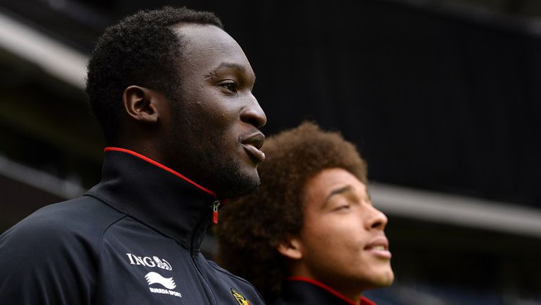 Ромелу ЛУКАКУ и Аксель ВИТСЕЛЬ. Фото REUTERS Ромелу ЛУКАКУ и Аксель ВИТСЕЛЬ. Фото REUTERS