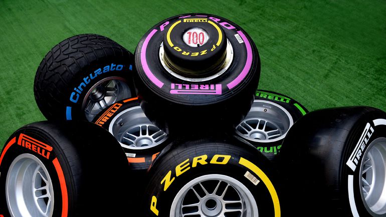 Все технические данные, относящиеся к шинам и их производительности на трассе, находятся под контролем исследовательской группы Pirelli и инженеров-разработчиков, базирующихся в Милане. Все технические данные, относящиеся к шинам и их производительности на трассе, находятся под контролем исследовательской группы Pirelli и инженеров-разработчиков, базирующихся в Милане.