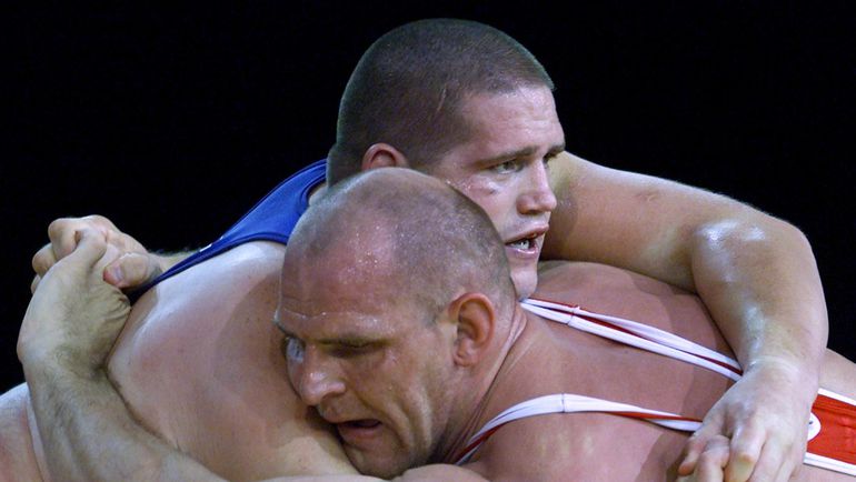 Рулон ГАРДНЕР (в синем) против Александра КАРЕЛИНА. Фото REUTERS Рулон ГАРДНЕР (в синем) против Александра КАРЕЛИНА. Фото REUTERS