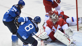 19 февраля 2014 года. Сочи. Финляндия – Россия – 3:1. Микаэль ГРАНЛУНД и Теему СЕЛЯННЕ против Семена ВАРЛАМОВА.