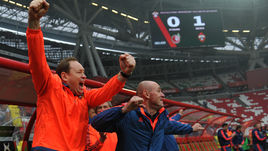 Главный тренер ЦСКА Леонид СЛУЦКИЙ и его помощник Виктор ОНОПКО.