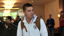 Защитник сборной России Роман НОЙШТЕДТЕР и тренер Сергей БАЛАХНИН.