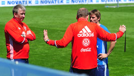 25 мая. Бад-Рагац. Сергей БАЛАХНИН (слева), Леонид СЛУЦКИЙ (в центре) и Дмитрий ТОРБИНСКИЙ на тренировке сборной России.