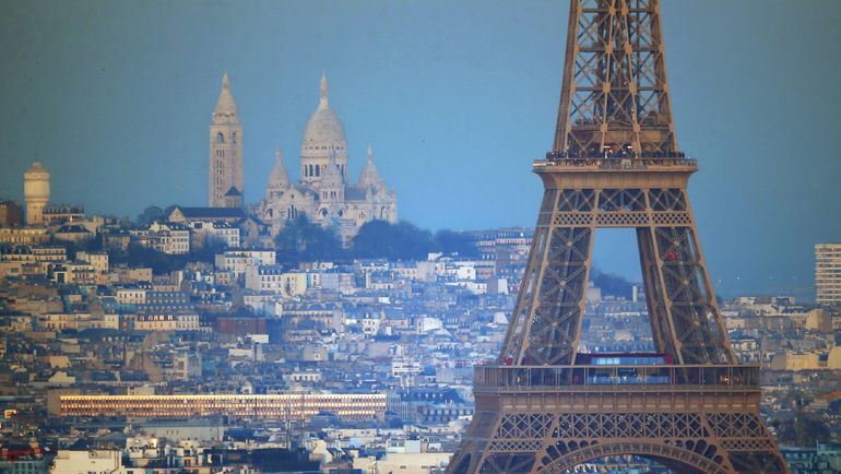 Эйфелева башня и Базилика Сакре-Кер на Монмартре. Фото REUTERS Эйфелева башня и Базилика Сакре-Кер на Монмартре. Фото REUTERS