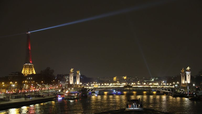 Ночной Париж. Фото AFP Ночной Париж. Фото AFP