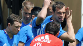 Суббота. Бад-Рагац. Тренировка сборной России. Артем ДЗЮБА (справа).