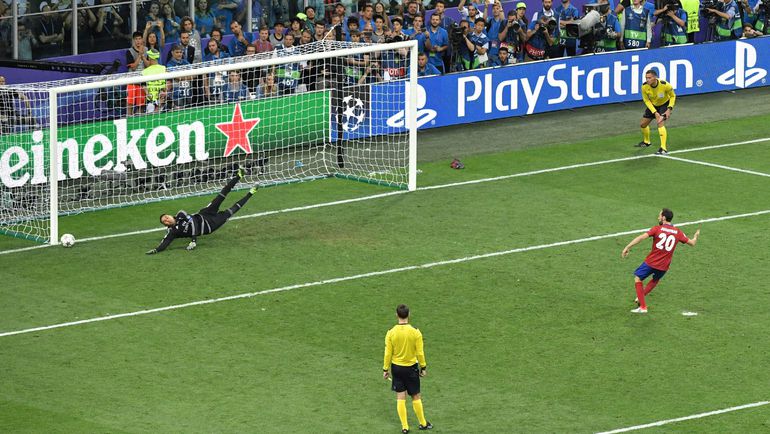 ...и не реализовал послематчевый пенальти. Фото AFP ...и не реализовал послематчевый пенальти. Фото AFP