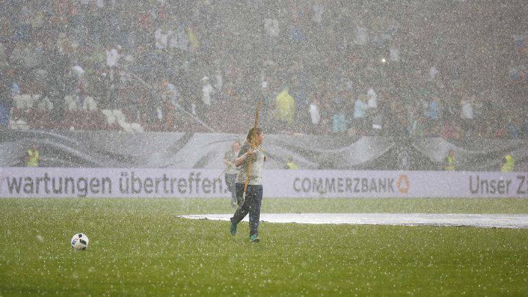 Стихия в Аугсбурге. Фото REUTERS Стихия в Аугсбурге. Фото REUTERS