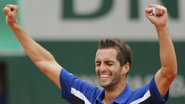 Воскресенье. Париж. Эмоции Альберто РАМОСА ВИНОЛАСА. Фото REUTERS Воскресенье. Париж. Эмоции Альберто РАМОСА ВИНОЛАСА. Фото REUTERS