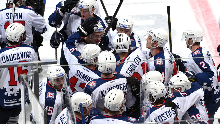 В Нижнем Новгороде закрыли половину долгов по зарплате. Фото Владимир БЕЗЗУБОВ, REUTERS В Нижнем Новгороде закрыли половину долгов по зарплате. Фото Владимир БЕЗЗУБОВ, REUTERS