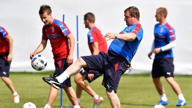 Павел ВРБА на тренировке сборной Чехии. Фото AFP Павел ВРБА на тренировке сборной Чехии. Фото AFP