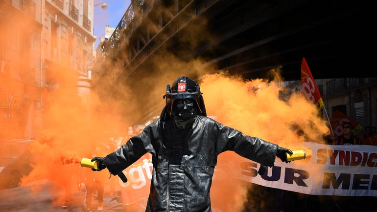 Францию охватили протесты. Фото AFP Францию охватили протесты. Фото AFP