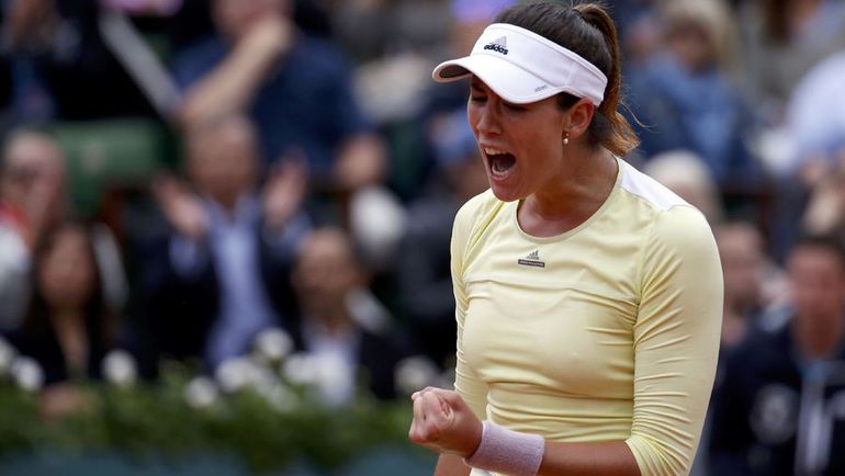 Суббота. Париж. Гарбинье МУГУРУСА в финальном матче Roland Garros с Сереной Уильямс. Фото REUTERS Суббота. Париж. Гарбинье МУГУРУСА в финальном матче Roland Garros с Сереной Уильямс. Фото REUTERS