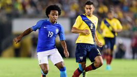 Бразилию без Халка спасают судьи. Колумбия едва не потеряла Хамеса