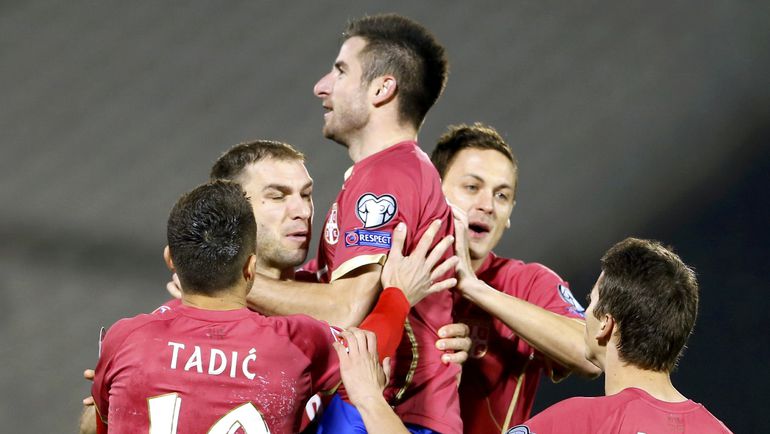 Зоран ТОШИЧ с партнерами празднует гол. Фото REUTERS Зоран ТОШИЧ с партнерами празднует гол. Фото REUTERS