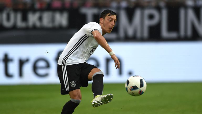 Месут ЕЗИЛ. Фото AFP Месут ЕЗИЛ. Фото AFP