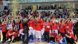 Сегодня. Казань. УНИКС - ЦСКА - 74:81. Армейцы празднуют очередную победу в Единой лиге ВТБ.