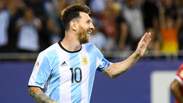 Месси вернулся с хет-триком. Рондон оставил Суареса без плей-офф