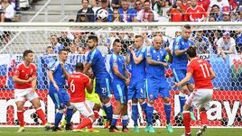 Сегодня. Бордо. Уэльс - Словакия - 2:1. 10-я минута. Гол Гарета БЭЙЛА.