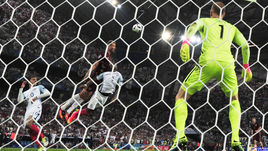 Сегодня. Марсель. Англия – Россия – 1:1. 90+2-я минута. Гол Василия БЕРЕЗУЦКОГО.