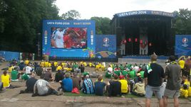 Понедельник. Фан-зона в Сен-Дени.