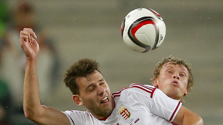 Адам СОЛОИ (слева, справа - Евгений МАКЕЕВ). Фото REUTERS Адам СОЛОИ (слева, справа - Евгений МАКЕЕВ). Фото REUTERS