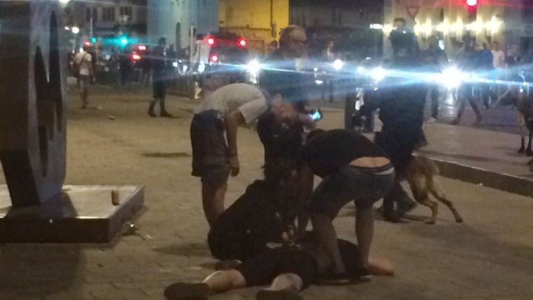 Суббота. Марсель. Английские фанаты. Фото AFP Суббота. Марсель. Английские фанаты. Фото AFP