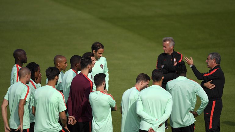 Сборная Португалии перед стартом Euro. Фото AFP Сборная Португалии перед стартом Euro. Фото AFP