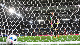 Сегодня. Лилль. Россия - Словакия - 1:2. 45-я минута. Только что Марек Хамшик провел второй мяч.