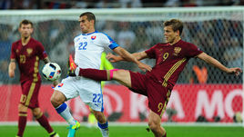 Среда. Лилль. Россия - Словакия - 1:2. Александр КОКОРИН (№9) против Виктора ПЕЧОРСКИ.