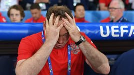 Вчера. Лилль. Россия - Словакия - 1:2. Леониду СЛУЦКОМУ накануне третьего, решающего, матча с Уэльсом есть над чем подумать.