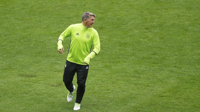 Вчера. Париж. Бастиан ШВАЙНШТАЙГЕР. Фото REUTERS Вчера. Париж. Бастиан ШВАЙНШТАЙГЕР. Фото REUTERS