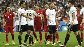 Вчера. Сен-Дени. Германия - Польша - 0:0. Эта ничья не оставила шансов сборной Украины.