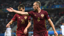 15 июня. Лилль. Россия - Словакия - 1:2. Георгий ЩЕННИКОВ и Денис ГЛУШАКОВ.