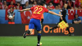 17 июня. Ницца. Испания - Турция - 3:0. НОЛИТО празднует гол в ворота турок.