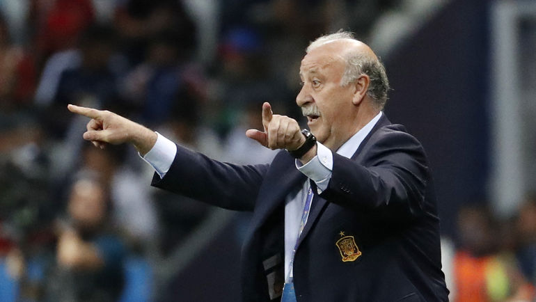 17 июня. Ницца. Испания - Турция - 3:0. Наставник испанцев Висенте ДЕЛЬ БОСКЕ во время матча. Фото REUTERS 17 июня. Ницца. Испания - Турция - 3:0. Наставник испанцев Висенте ДЕЛЬ БОСКЕ во время матча. Фото REUTERS