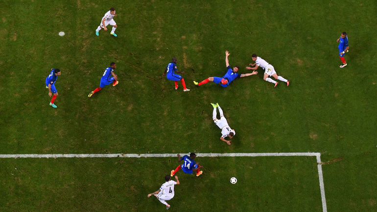 Поле в Марселе... Фото AFP Поле в Марселе... Фото AFP