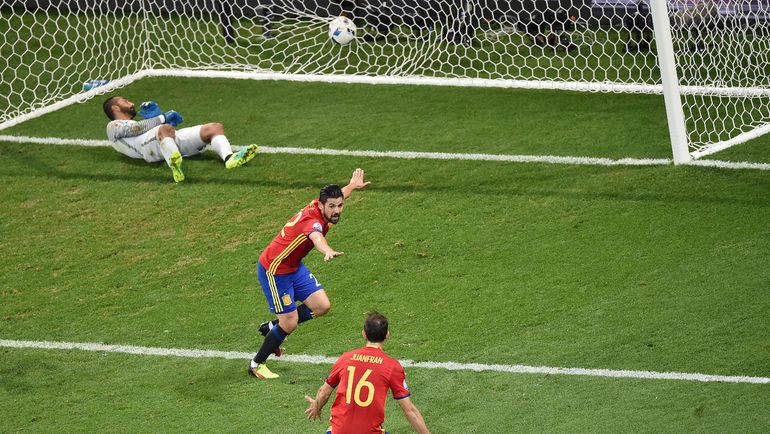 Испания уже в плей-офф, но может потерять первое место. Фото AFP Испания уже в плей-офф, но может потерять первое место. Фото AFP