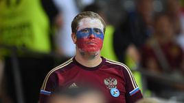 Болельщик сборной России после поражения от Уэльса.