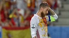 Вчера. Бордо. Хорватия - Испания - 2:1. Капитан испанцев Серхио РАМОС не реализовал в этой встрече пенальти.