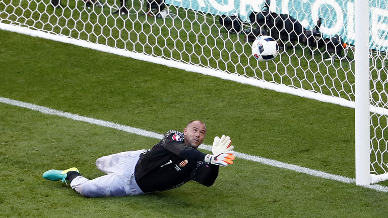 Габор КИРАЙ и его фирменные серые штаны. Фото REUTERS Габор КИРАЙ и его фирменные серые штаны. Фото REUTERS