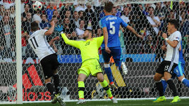 Сегодня. Лилль. Германия - Словакия - 3:0. 63-я минута. Гол Юлиана ДРАКСЛЕРА (№11).