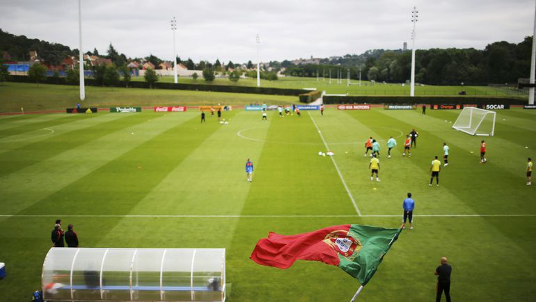 Сегодня. Маркусси. Тренировка сборной Португалии. Фото REUTERS Сегодня. Маркусси. Тренировка сборной Португалии. Фото REUTERS