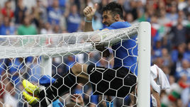 Сегодня. Сен-Дени. Италия - Испания - 2:0. Радость Джанлуиджи БУФФОНА после матча.