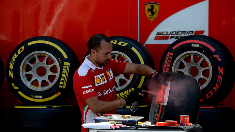 В Pirelli пришли к необходимости разработать более широкие шины в следующем году. В Pirelli пришли к необходимости разработать более широкие шины в следующем году.