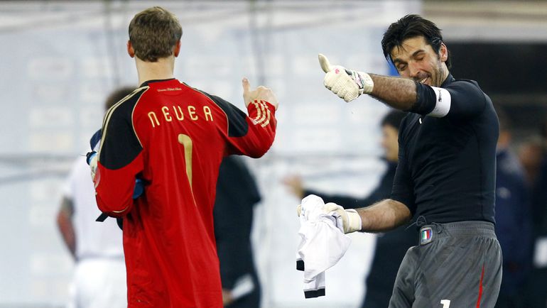 Мануэль НОЙЕР и Джанлуиджи БУФФОН. Фото REUTERS Мануэль НОЙЕР и Джанлуиджи БУФФОН. Фото REUTERS