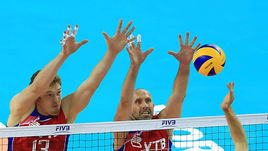 17 июня. Калининград. Россия - Сербия - 0:3. Дмитрий МУСЭРСКИЙ (№13) и Сергей ТЕТЮХИН на блоке.