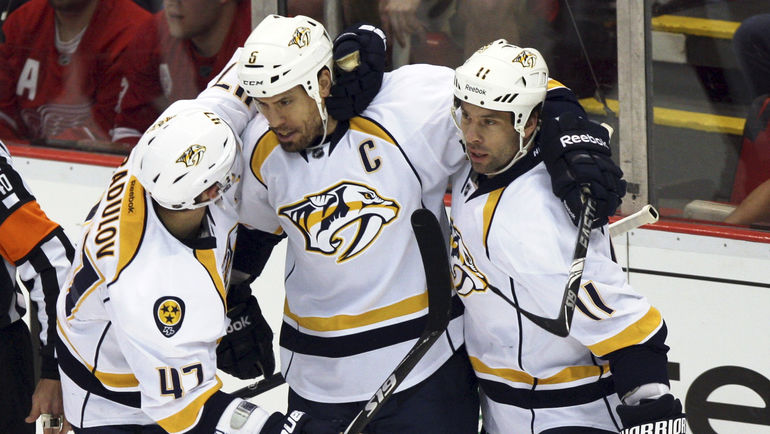 Александр РАДУЛОВ (№47) вновь будет играть с Ши УЭБЕРОМ (в центре). Фото REUTERS Александр РАДУЛОВ (№47) вновь будет играть с Ши УЭБЕРОМ (в центре). Фото REUTERS