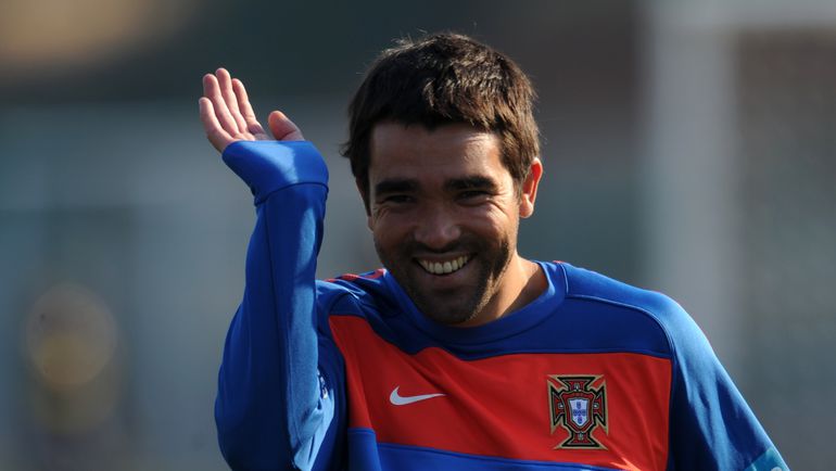 ДЕКУ на тренировке сборной Португалии во время чемпионата мира-2010. Фото AFP ДЕКУ на тренировке сборной Португалии во время чемпионата мира-2010. Фото AFP