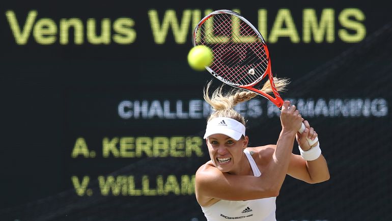 ...а Ангелика КЕРБЕР взяла верх над старшей из сестер Уильямс - Винус. Фото AFP ...а Ангелика КЕРБЕР взяла верх над старшей из сестер Уильямс - Винус. Фото AFP
